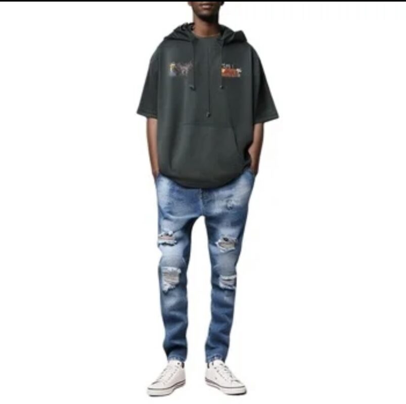 Men's Super Stretch Jeans are engineered with a high-performance fabric blend containing 5% Spandex. Whether you are on the move or just chilling, these jeans provide maximum flexibility without losing their shape